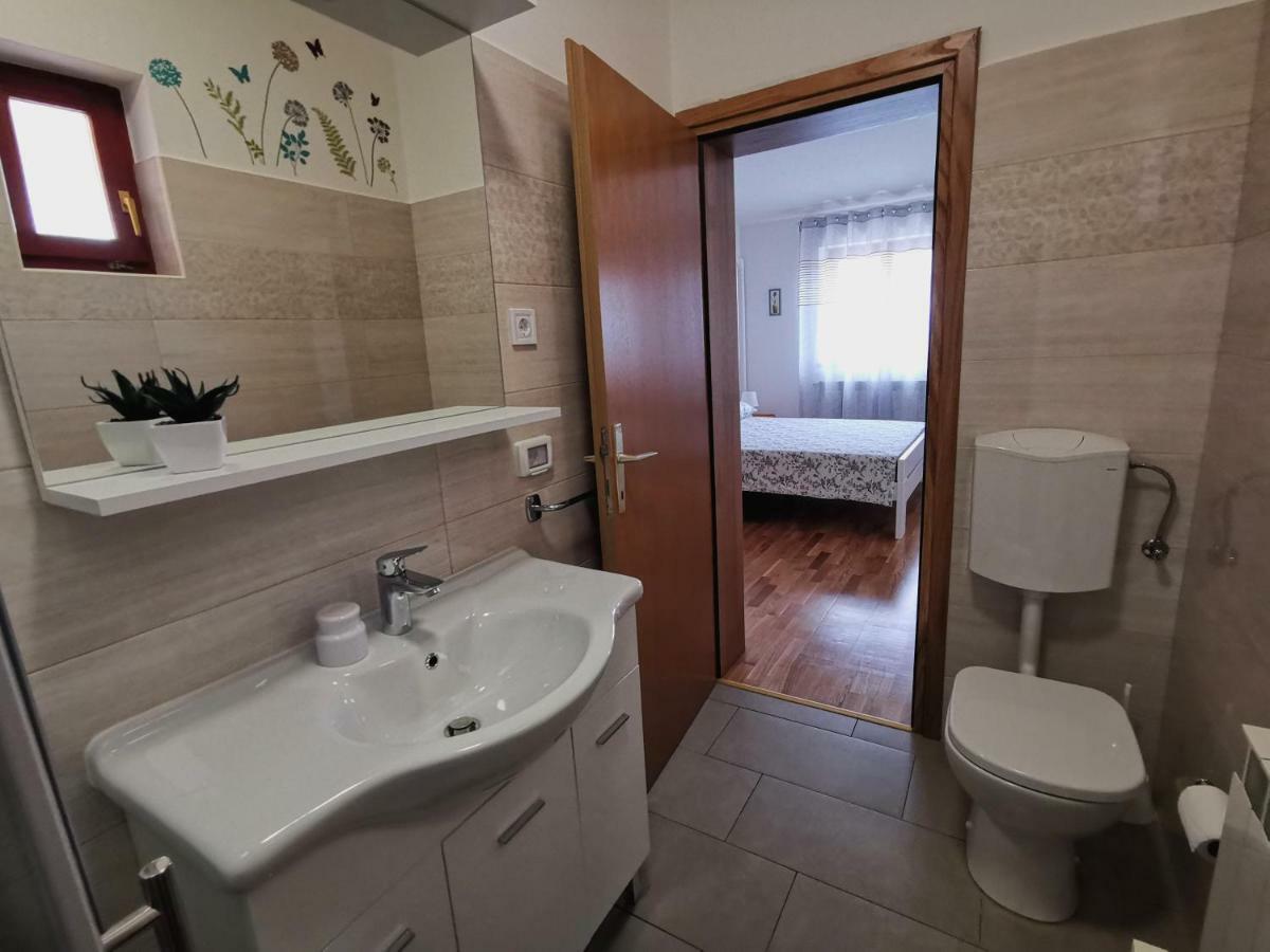 Apartment Mita Groznjan Luaran gambar